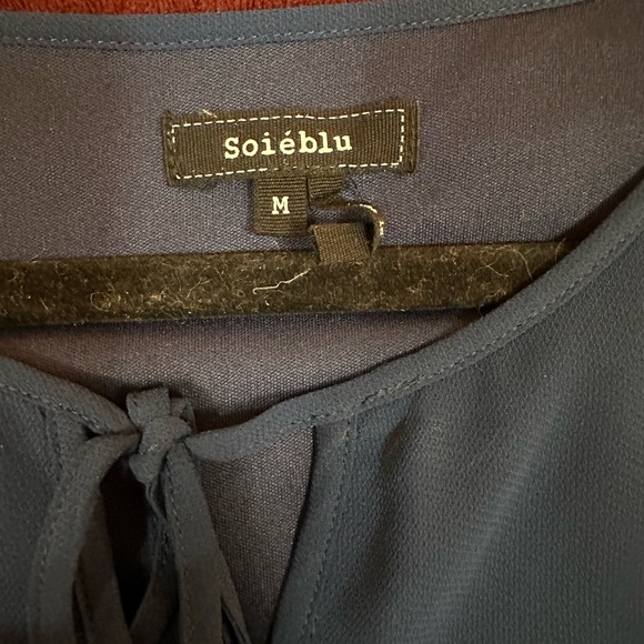 Soieblu Medium Beautiful Midi Dress with Flowy Sleeves - Picture 2 of 3